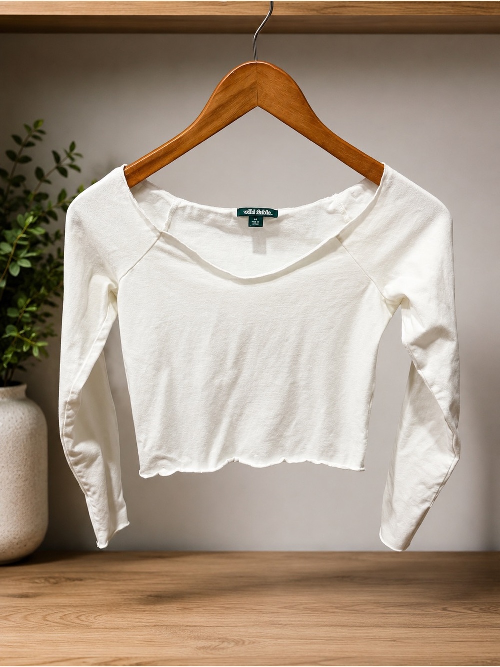 wild fable white Long Sleeve Cropped Top